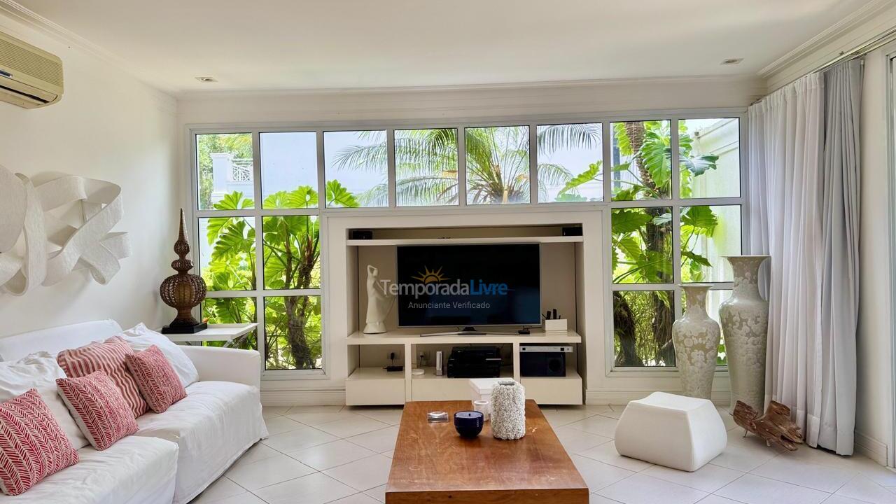 House for vacation rental in São Sebastião (Praia da Baleia)