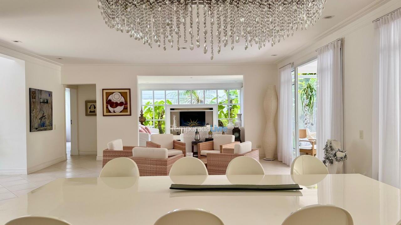 House for vacation rental in São Sebastião (Praia da Baleia)