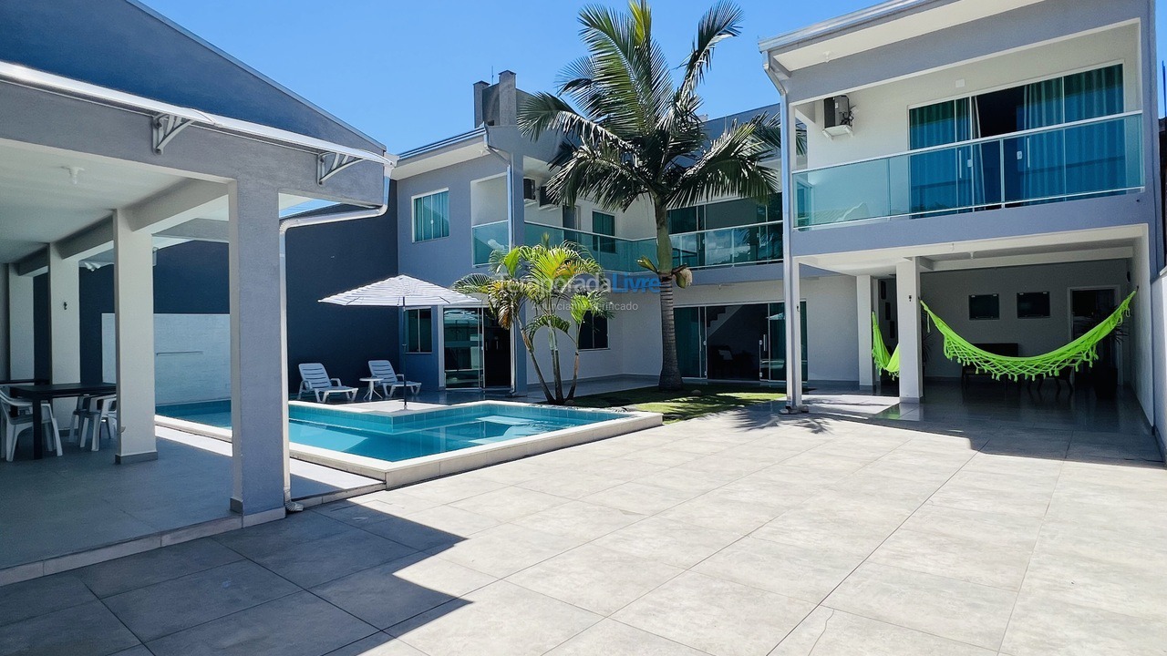 Casa para aluguel de temporada em Matinhos (Caiobá)