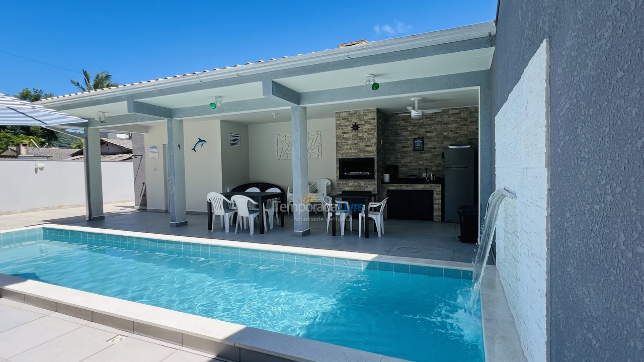 Casa para aluguel de temporada em Matinhos (Caiobá)
