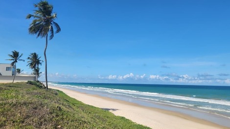 House with Ocean View in Barra de São Miguel: Comfort, Leisure and Security