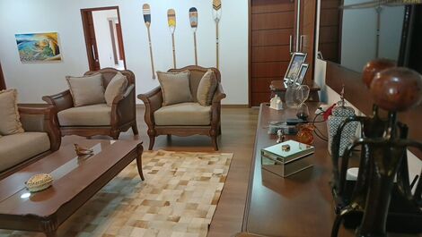 House with pool for seasonal rental in Bom Jardim