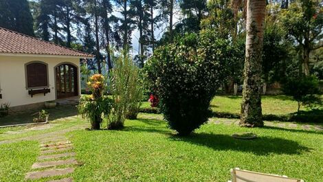 Casa con chimenea en alquiler en Nova Friburgo.