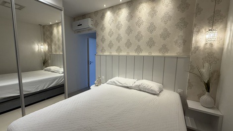 3 suites Hasta 8 personas Tarifa diaria desde R$ 600 reales, a 70 metros del mar.