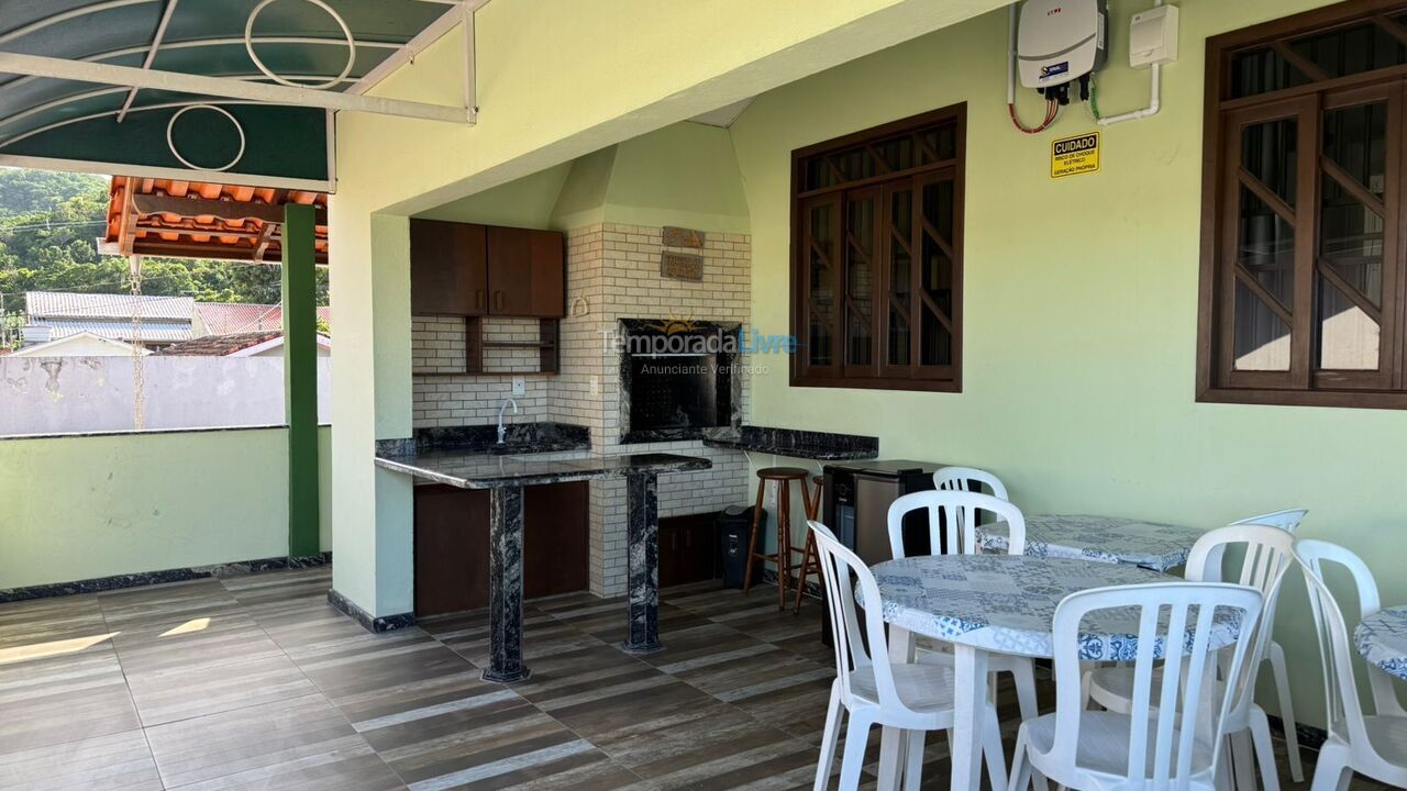 House for vacation rental in Bombinhas (Praia de Zimbros)
