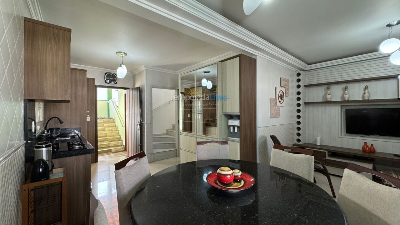 House for vacation rental in Bombinhas (Praia de Zimbros)