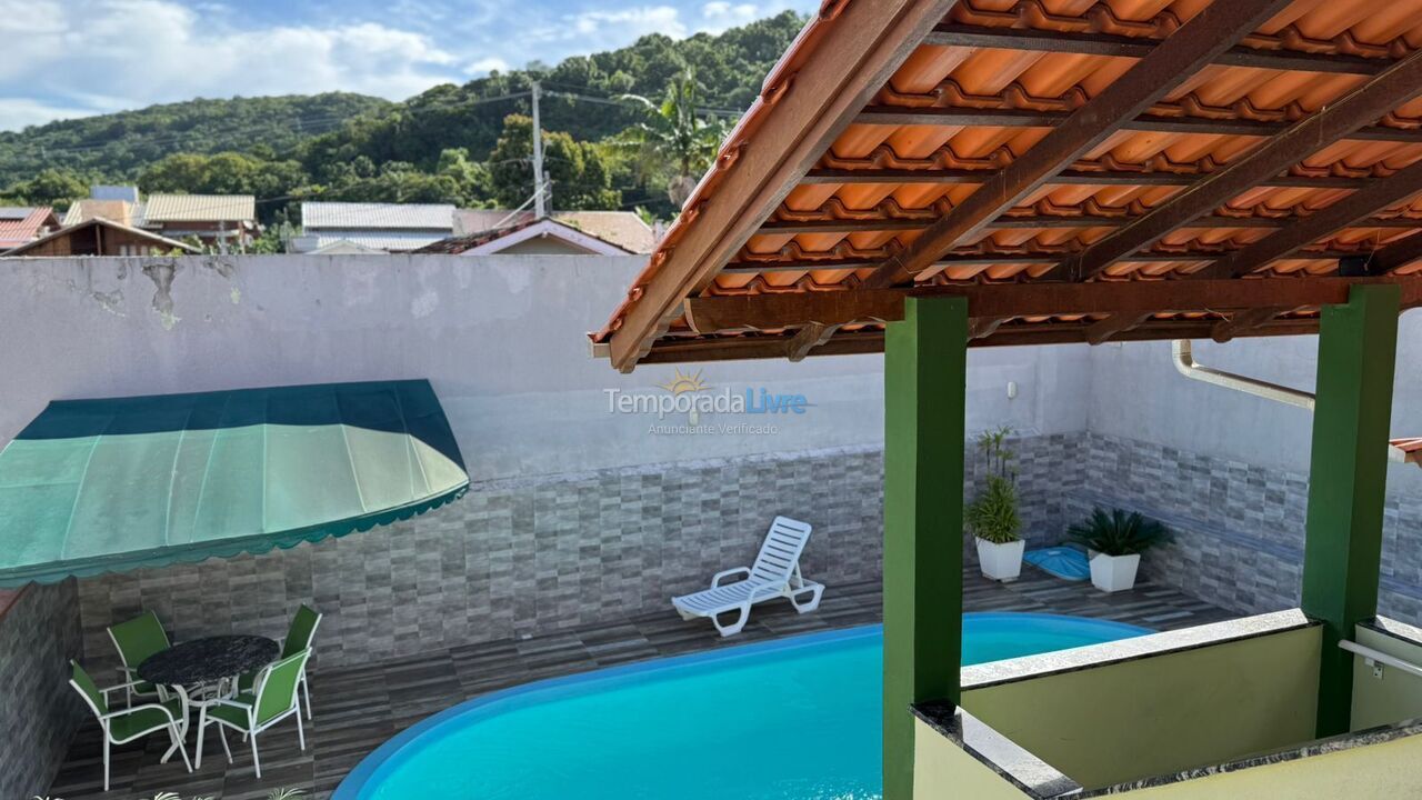 House for vacation rental in Bombinhas (Praia de Zimbros)