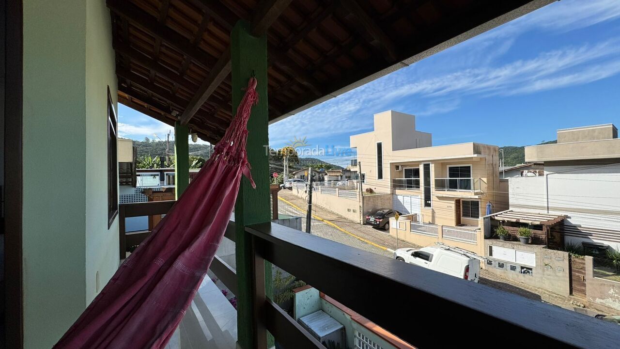 House for vacation rental in Bombinhas (Praia de Zimbros)