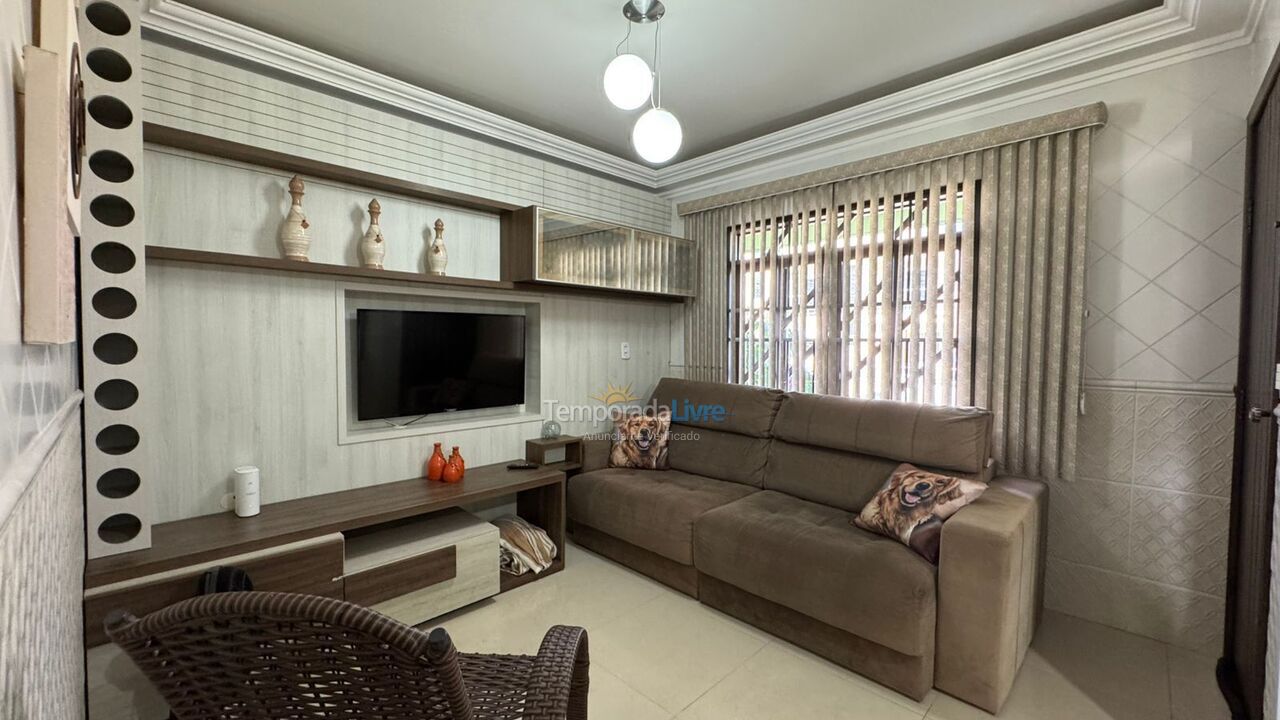 House for vacation rental in Bombinhas (Praia de Zimbros)