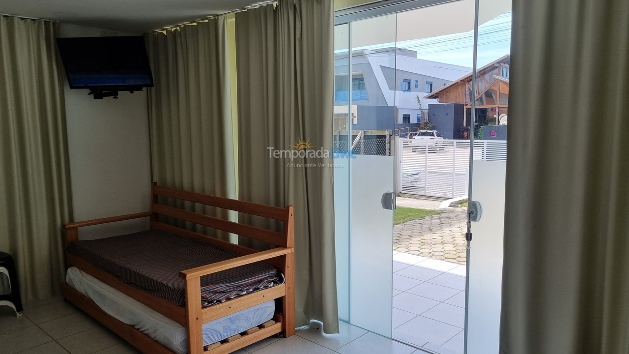 Apartment for vacation rental in Bombinhas (Mariscal)