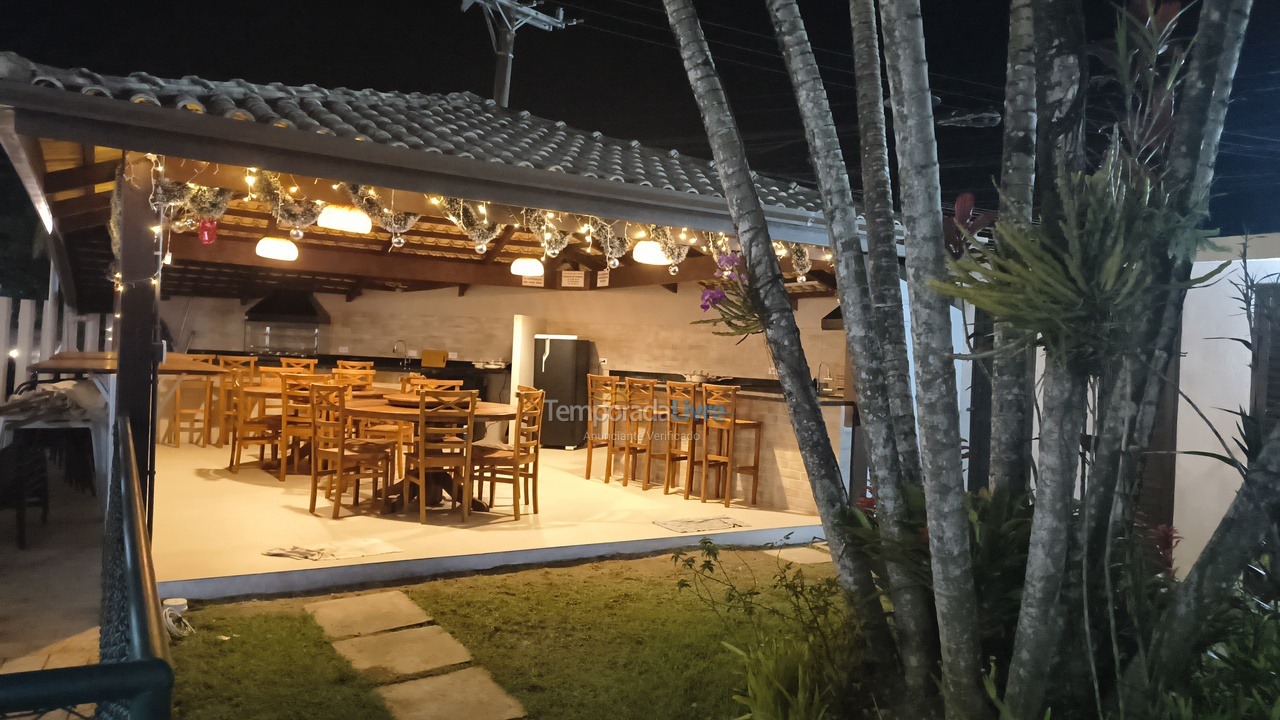 House for vacation rental in Ubatuba (Praia das Toninhas)