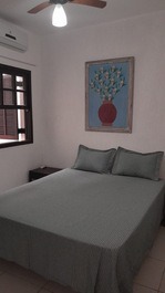 Casa térrea a 40 MTS do mar e Jardim Capricornio