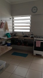 Casa térrea a 40 MTS do mar e Jardim Capricornio