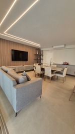 Apartamento Lindo 3 suítes Pe na grama - módulo 7