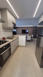 Apartamento Lindo 3 suítes Pe na grama - módulo 7