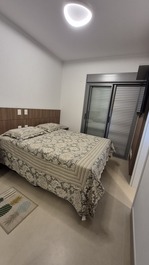 Apartamento Lindo 3 suítes Pe na grama - módulo 7