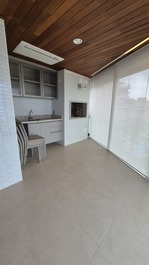 Apartamento Lindo 3 suítes Pe na grama - módulo 7