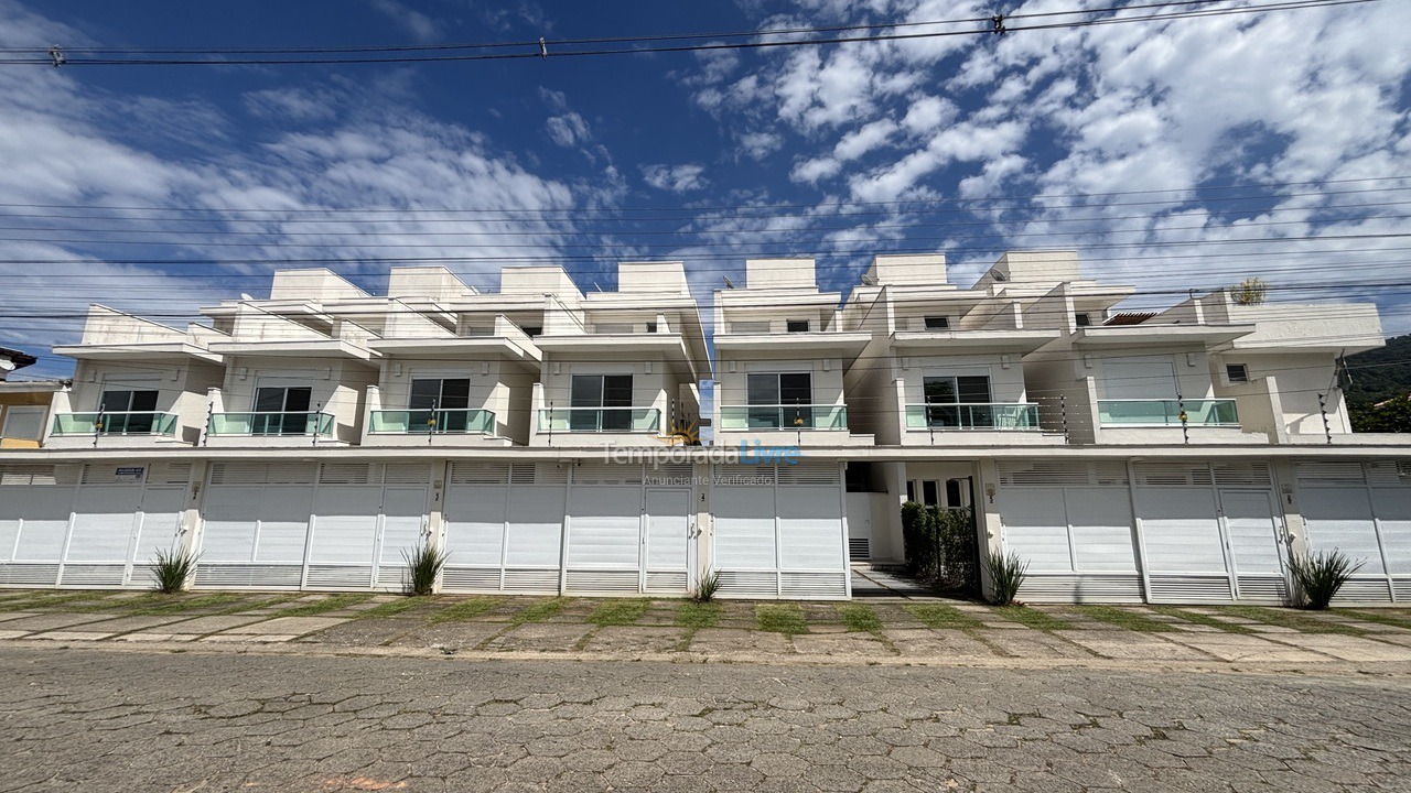 Casa para alquiler de vacaciones em São Sebastião (Juquehy)