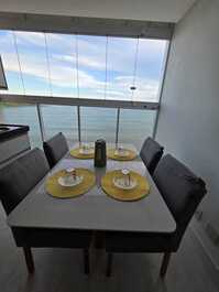 FABULOSO FRENTE COM AR 03 QUARTOS