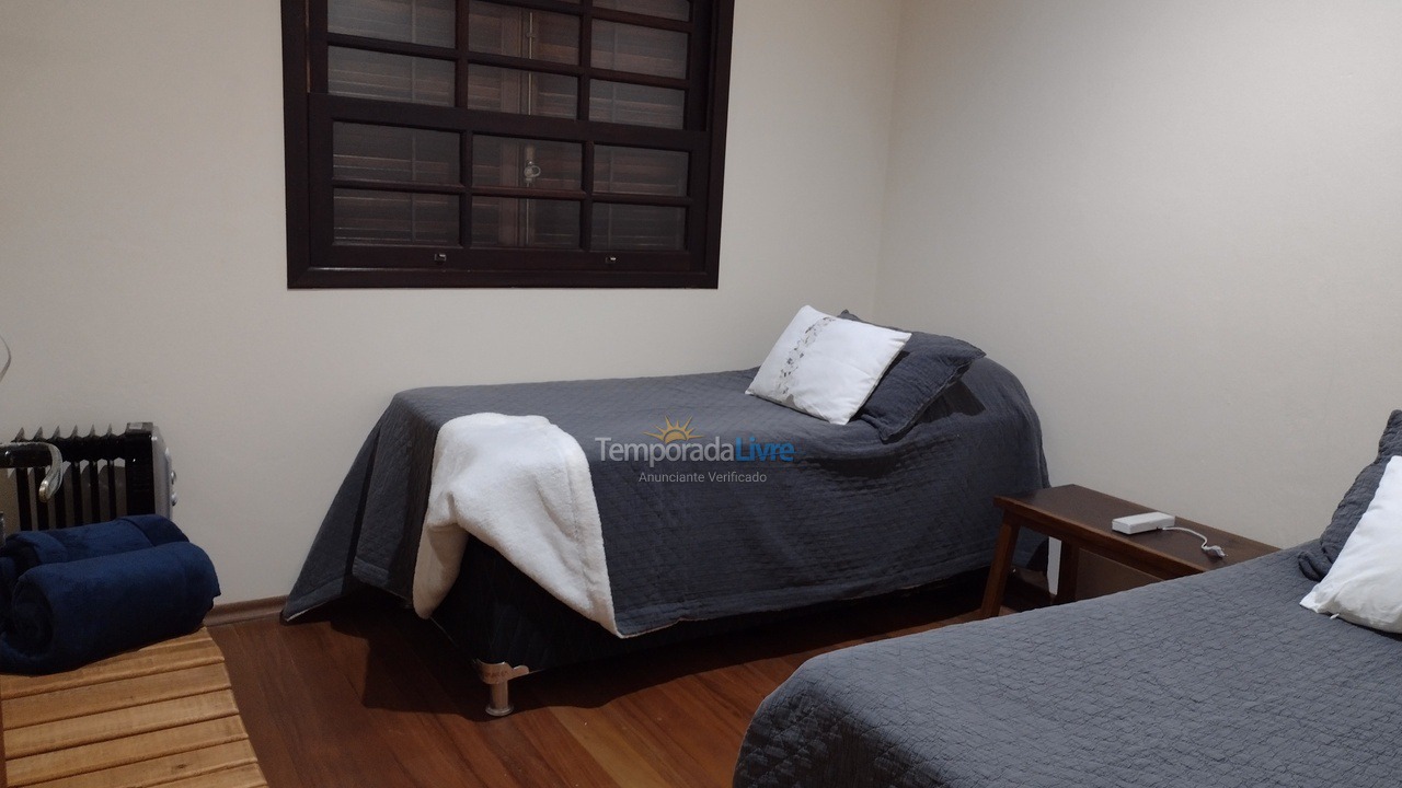 Casa para aluguel de temporada em São José dos Campos (Sao Francisco Xavier)