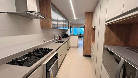 NOVÍSSIMO APTO FRONTAL AO MAR