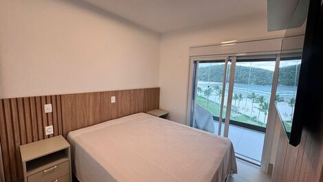 NOVÍSSIMO APTO FRONTAL AO MAR