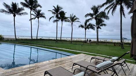 EXCLUSIVA PROPIEDAD FRENTE AL MAR