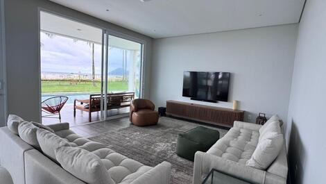 EXCLUSIVA PROPIEDAD FRENTE AL MAR