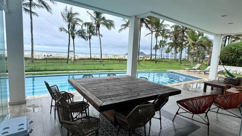 EXCLUSIVA PROPIEDAD FRENTE AL MAR