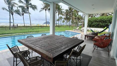 EXCLUSIVA PROPIEDAD FRENTE AL MAR