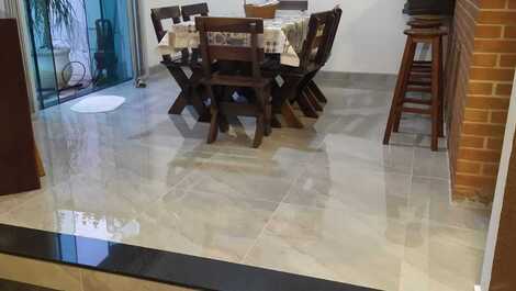 Casa pertinho da praia