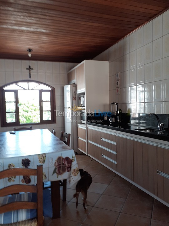House for vacation rental in Palhoça (Praia do Sonho)