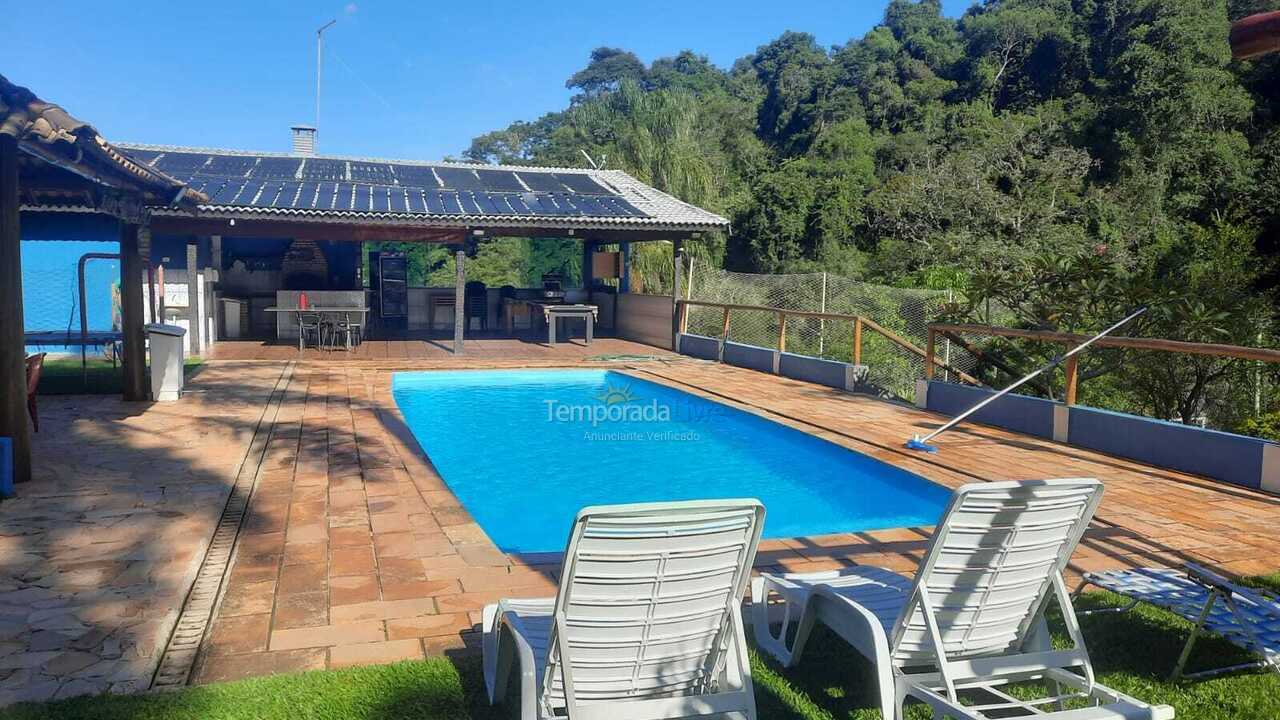 Chácara / sítio para aluguel de temporada em Mairiporã (Estrada Municipal Mairiporã Sp Brasil)