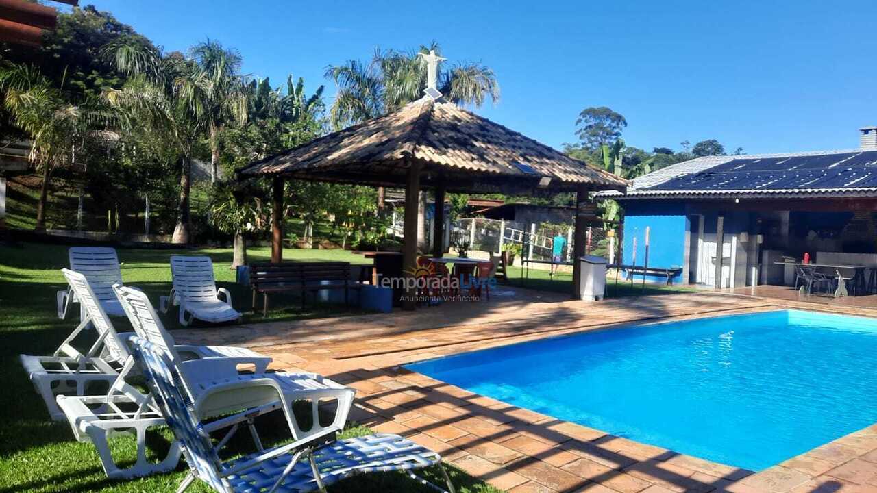 Chácara / sítio para aluguel de temporada em Mairiporã (Estrada Municipal Mairiporã Sp Brasil)