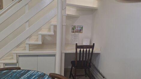 Área para trabalho com internet rápida 