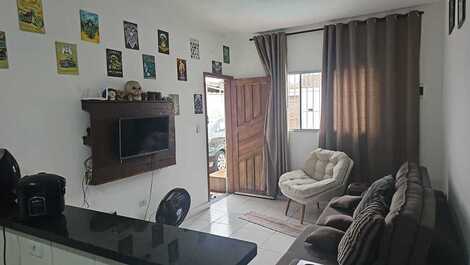 House with Pool in Mongaguá - Seasonal Rentals and Holidays