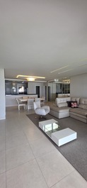 Apartamento na Riviera Frontal ao mar - Módulo 7 - 5 suites