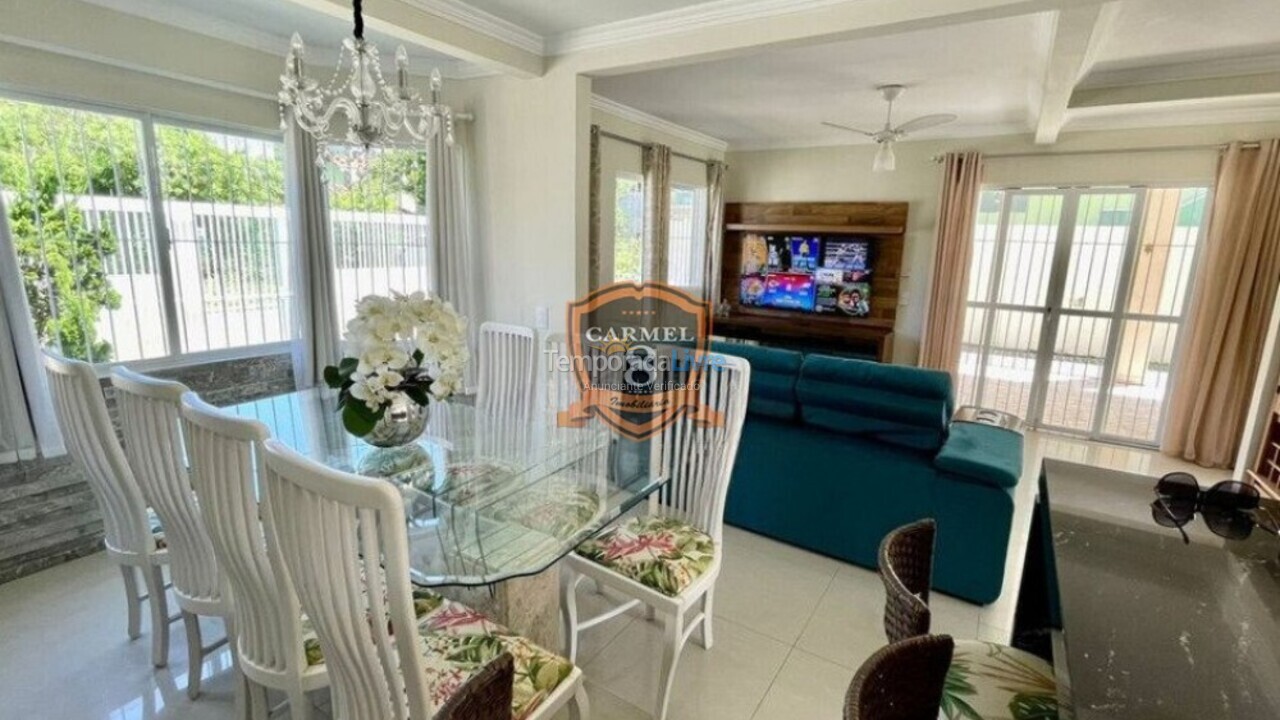 Casa para alquiler de vacaciones em Bombinhas (Praia de Bombas)