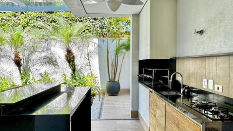 Acogedora casa en la playa de Juquehy.