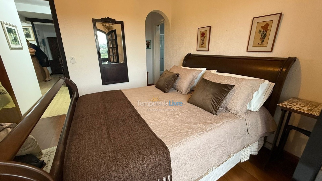 Casa para aluguel de temporada em Campos do Jordão (Serra Azul)