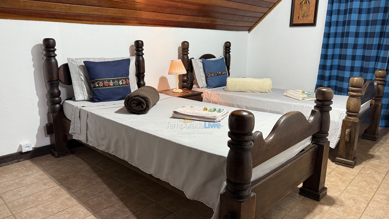 Casa para aluguel de temporada em Campos do Jordão (Serra Azul)