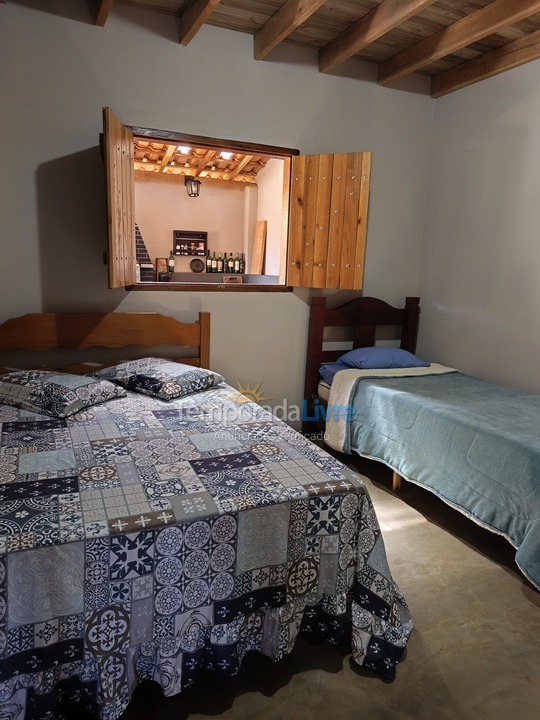 Casa para alquiler de vacaciones em Passa Quatro (Quilombinho)