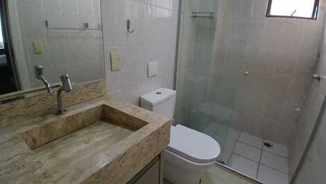 LATERAL AO MAR, COM 2 DORMITÓRIOS E VISTA AO MAR