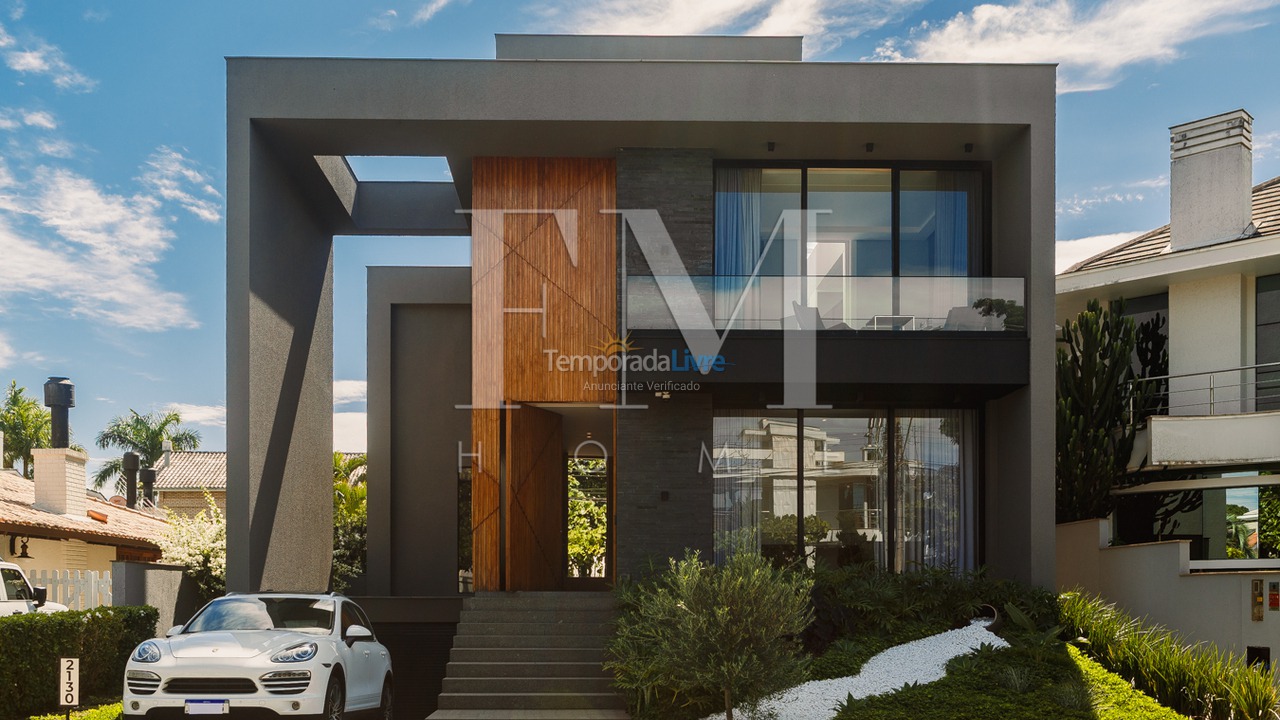 House for vacation rental in Florianopolis (Jurerê Internacional)