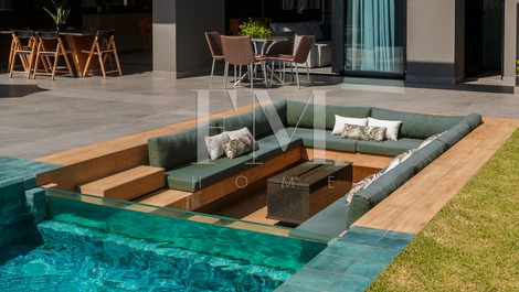 Perfect retreat in Jurerê In