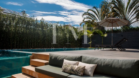 Perfect retreat in Jurerê In