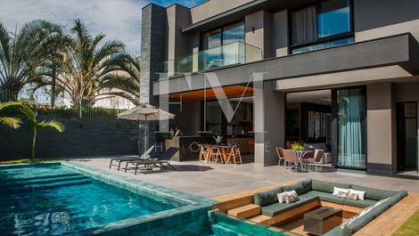 Perfect retreat in Jurerê In