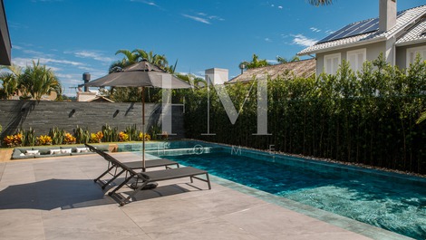 Perfect retreat in Jurerê In