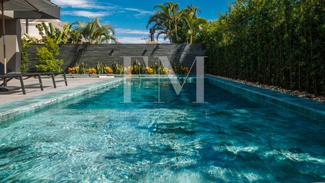 Perfect retreat in Jurerê In