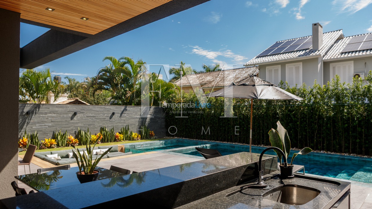 House for vacation rental in Florianopolis (Jurerê Internacional)